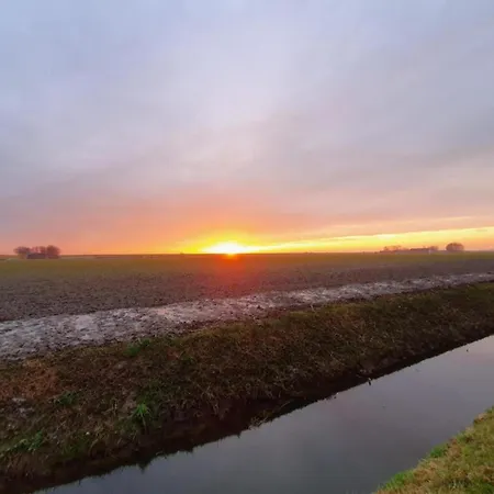 By Water Near Rotterdam Tatil Evi