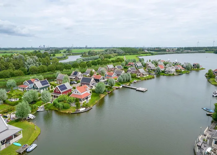 Vakantiehuis By Water Near Rotterdam Simonshaven